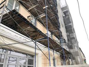 Análise avançada de risco estrutural em projetos de engenharia.